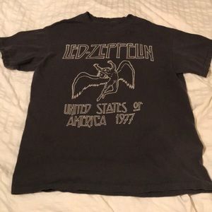 BRANDY MELVILLE Band Tee